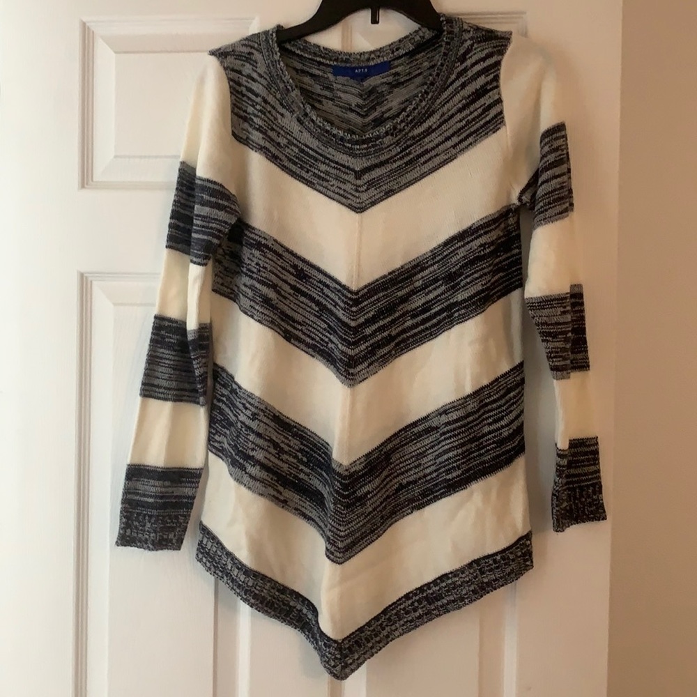 Apt 9 brand sweater dress